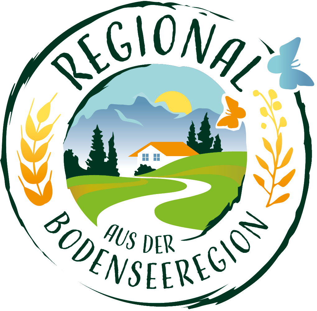 Regionalitätslogo Bodenseeregion Logo mit dem Text 'Regional aus der Bodenseeregion', zeigt eine Landschaft mit einem Haus, Bäumen und Bergen.