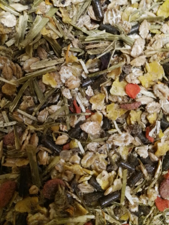 Müsli Pferd Der Natur Mix eignet sich auch zur Aufwertung des Krippenfutters.